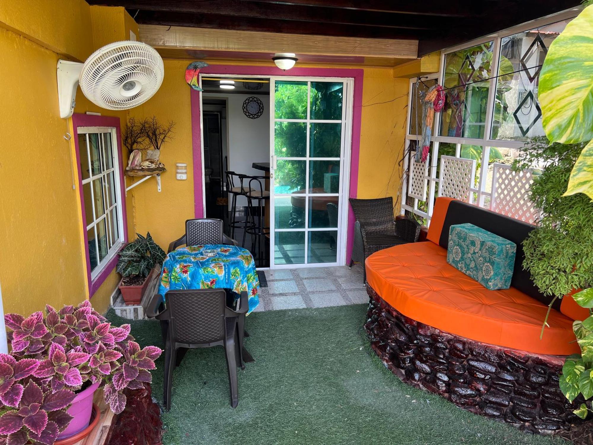 Posada Ashanty Rocky Point Exterior photo