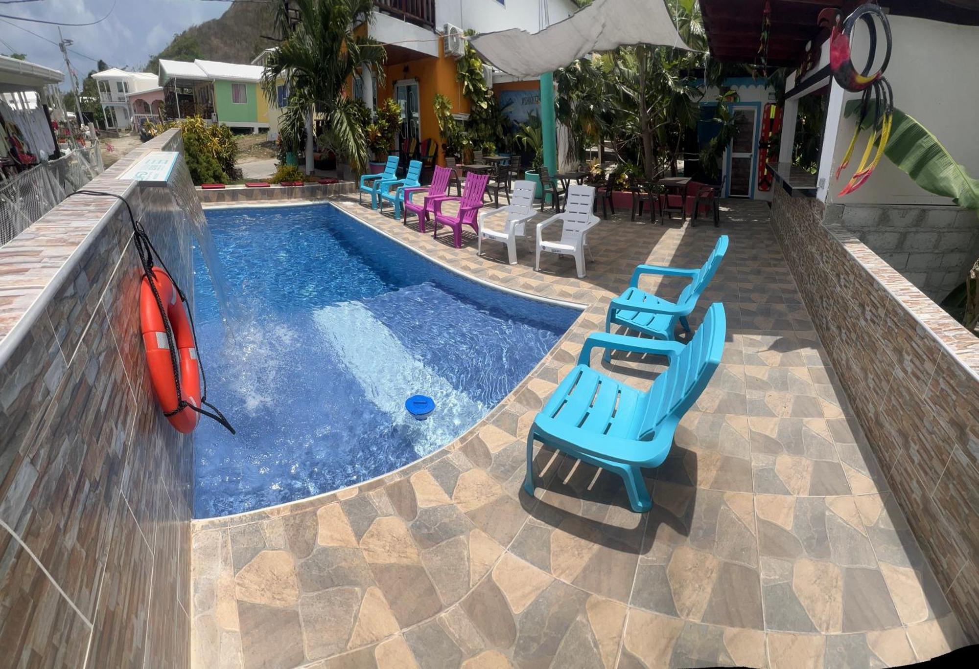 Posada Ashanty Rocky Point Exterior photo