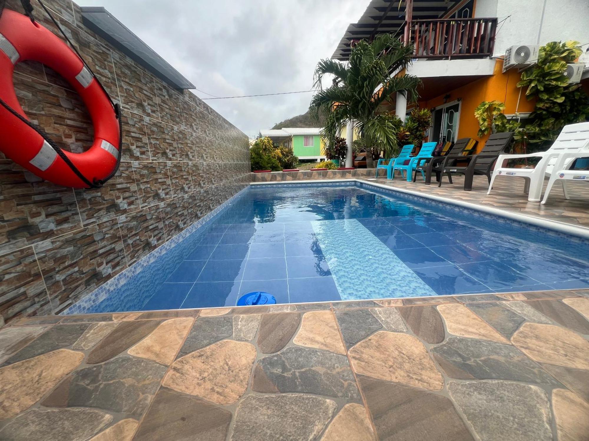 Posada Ashanty Rocky Point Exterior photo